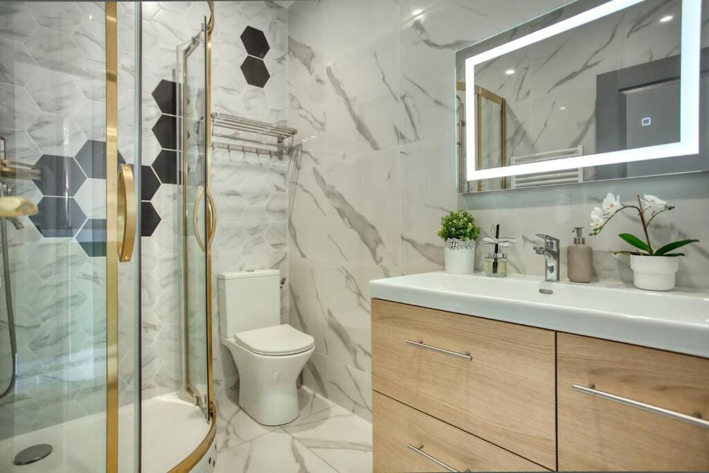 פריז Charming Apart New 2 Bedrooms With Aircon מראה חיצוני תמונה