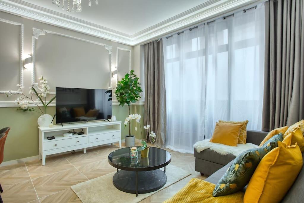 פריז Charming Apart New 2 Bedrooms With Aircon מראה חיצוני תמונה
